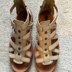 W's 6.5 Cat strappy sandal